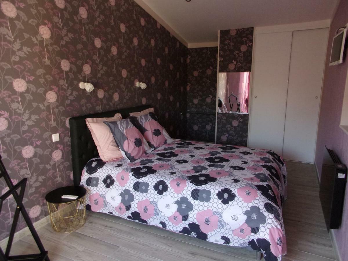 19 Rue Du Cadran Apartment มองต์มอริญอง ภายนอก รูปภาพ